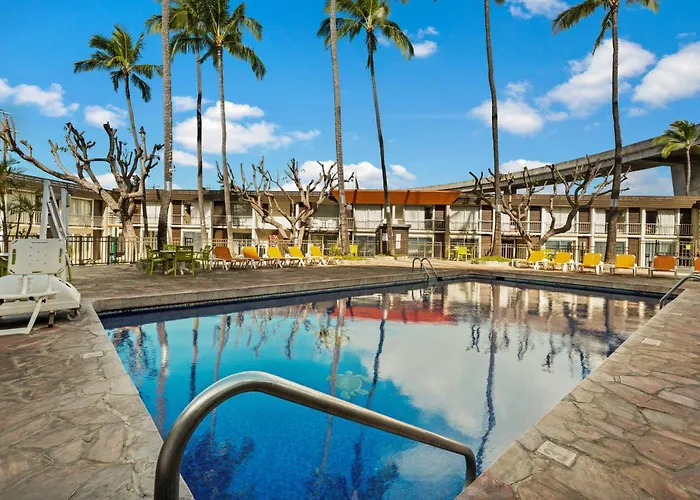Best Western The Plaza Hotel Honolulu Airport - Free Breakfast