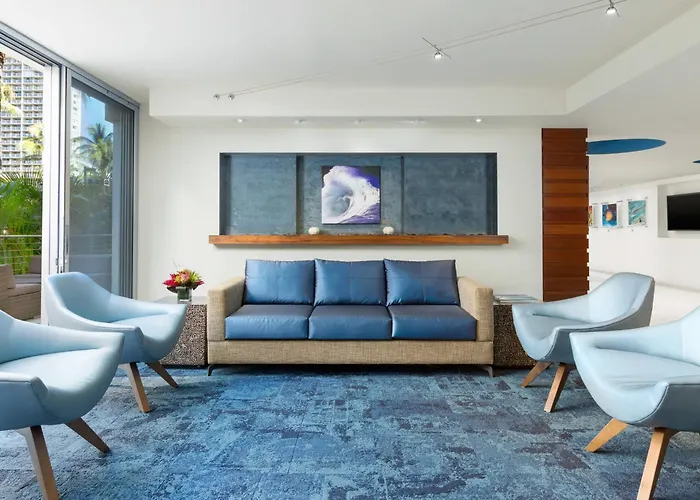Courtyard By Marriott Waikiki Beach