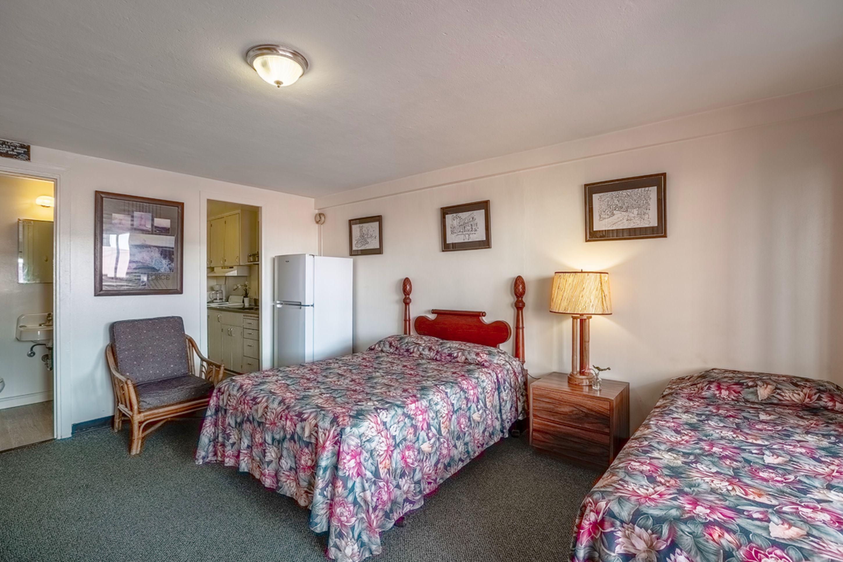 Royal Grove Waikiki Hotel 2*