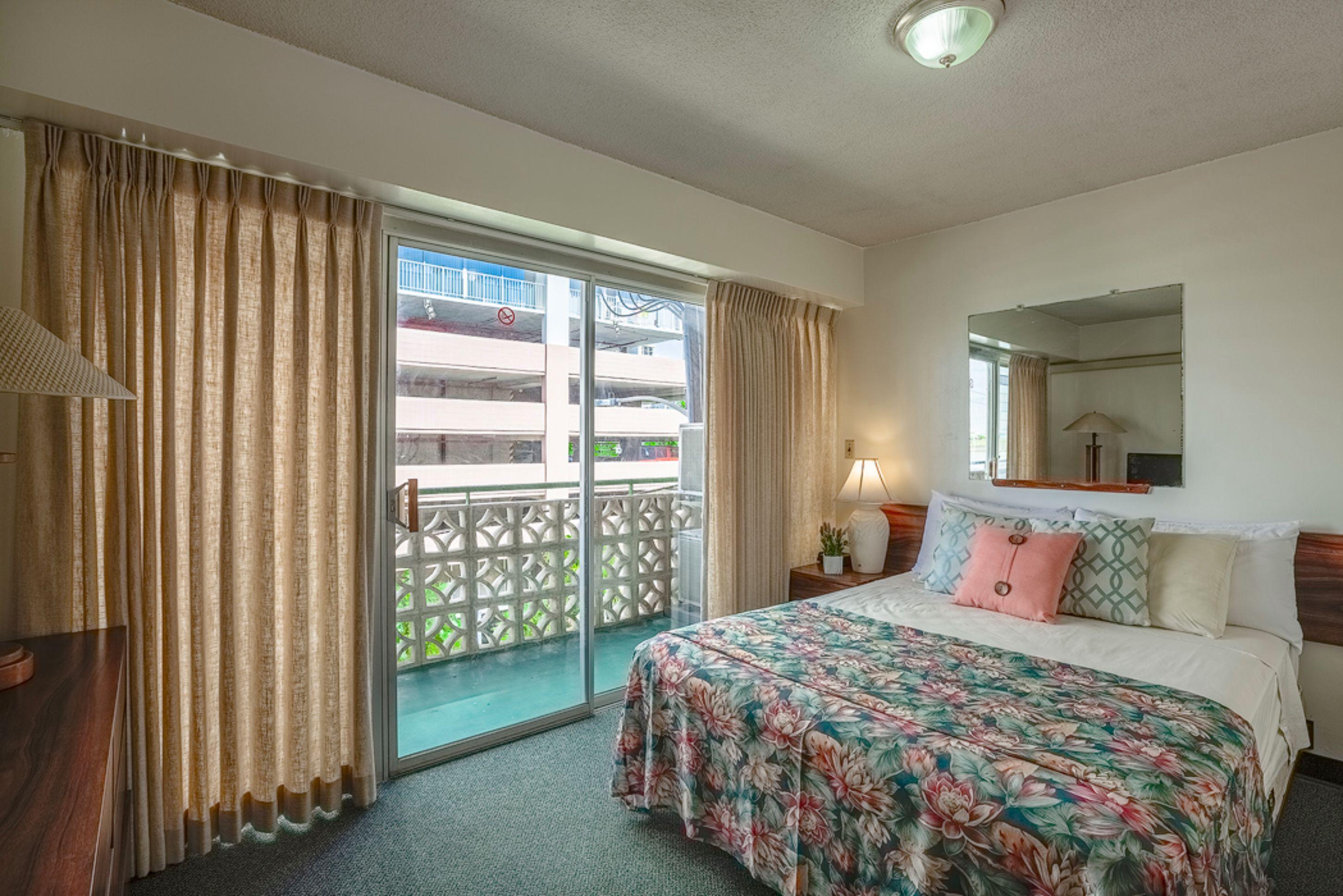 Royal Grove Waikiki Honolulu