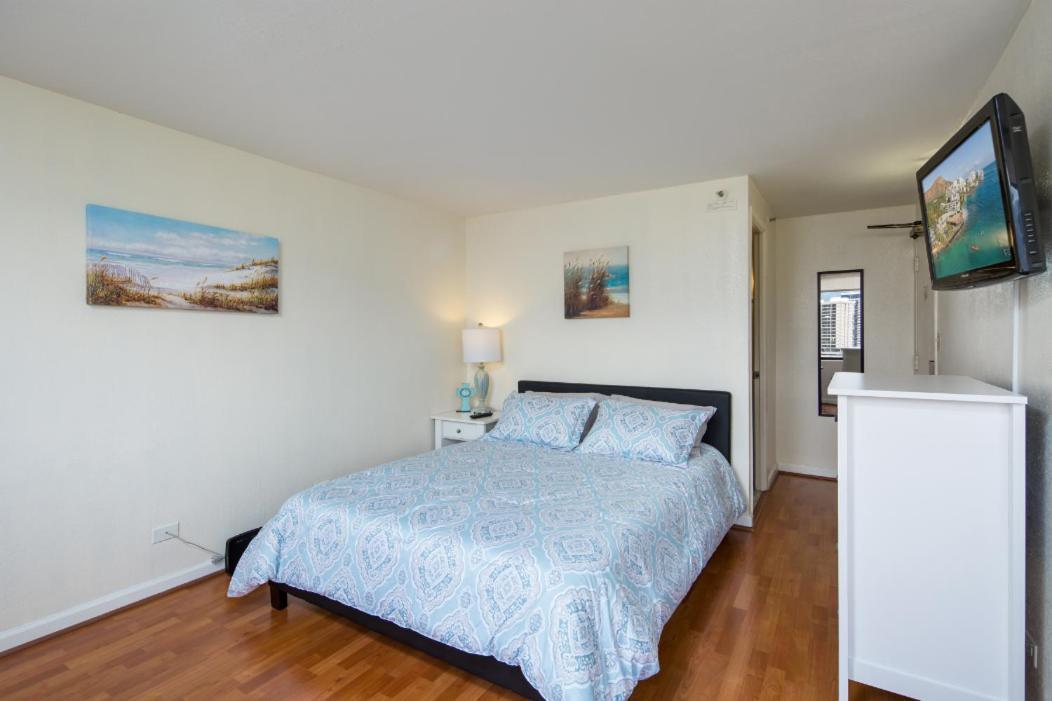 Modern Waikiki Sleek *