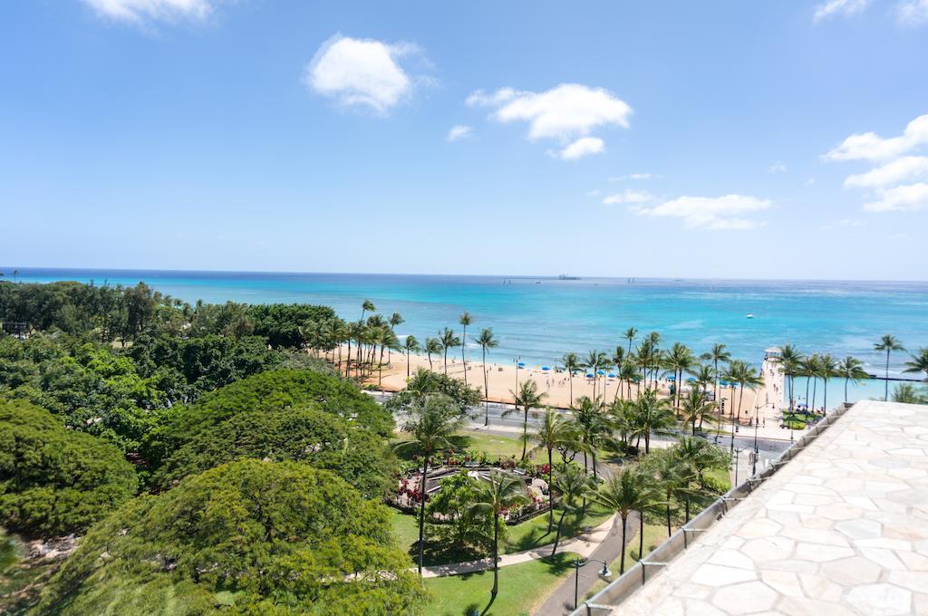 Castle At Waikiki Grand Hotel 2*