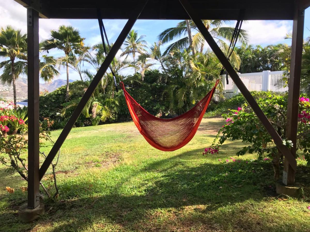 With Sweeping Views, Pool & Yard * Honolulu