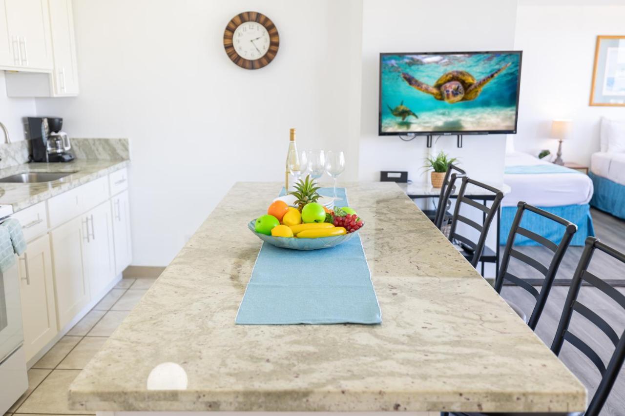 Waikiki Escapade Mountain Views Condo, Steps To With Parking Perk Honolulu