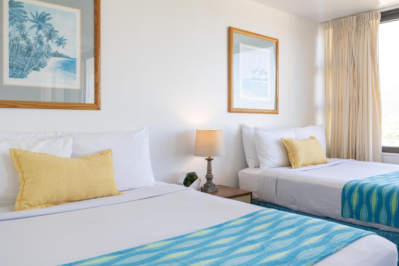 Waikiki Escapade Mountain Views Condo, Steps To With Parking Perk