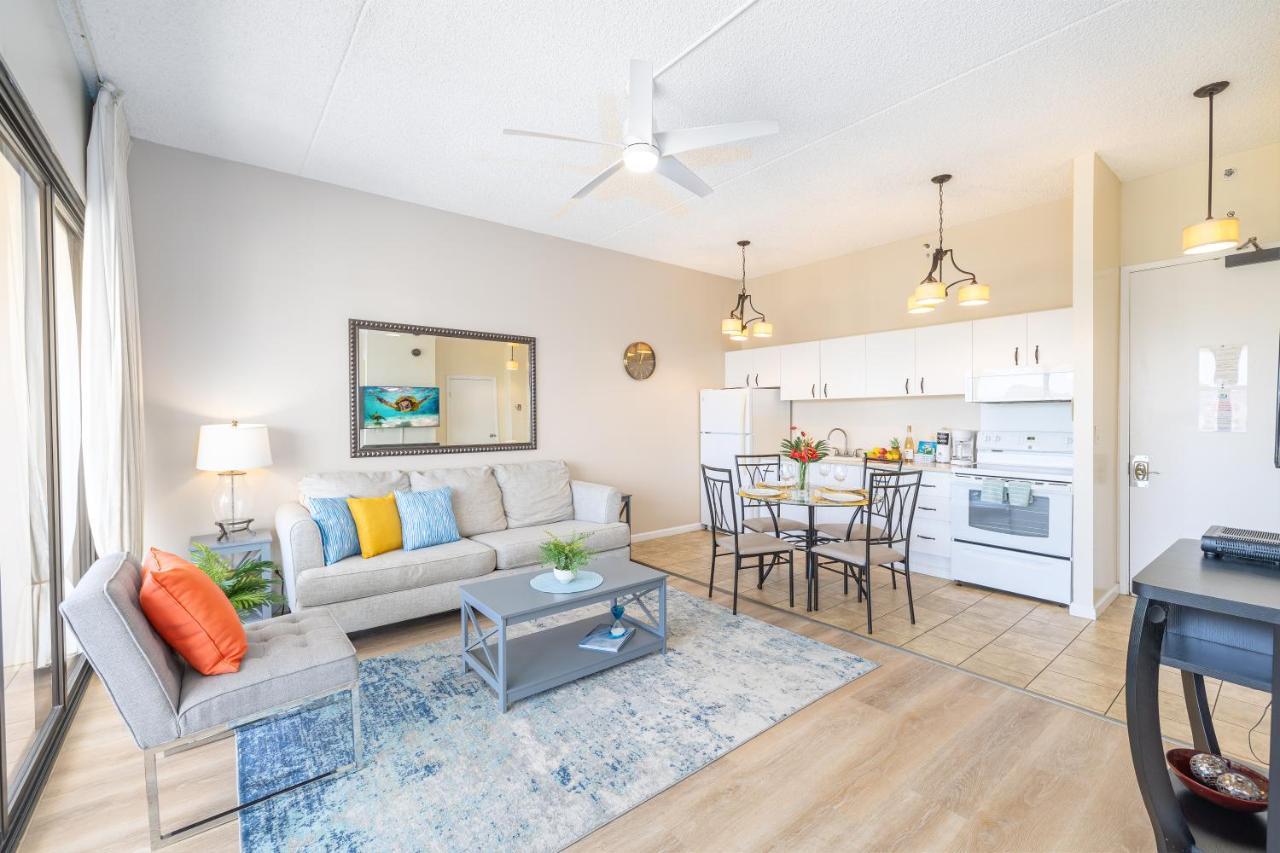 Apartment Ocean View Oasis With Free Parking, A Waikiki Gem! *