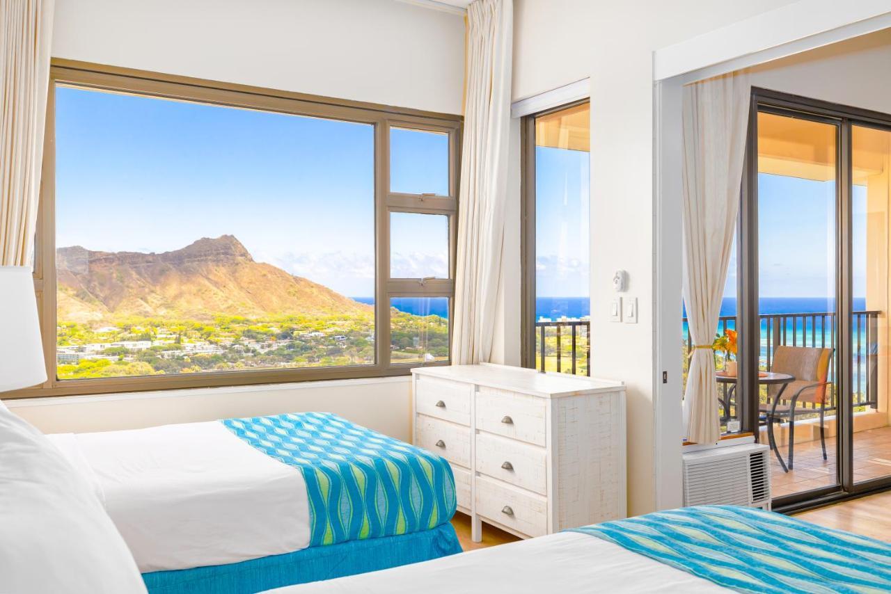 Ocean View Oasis With Free Parking, A Waikiki Gem! Apartment