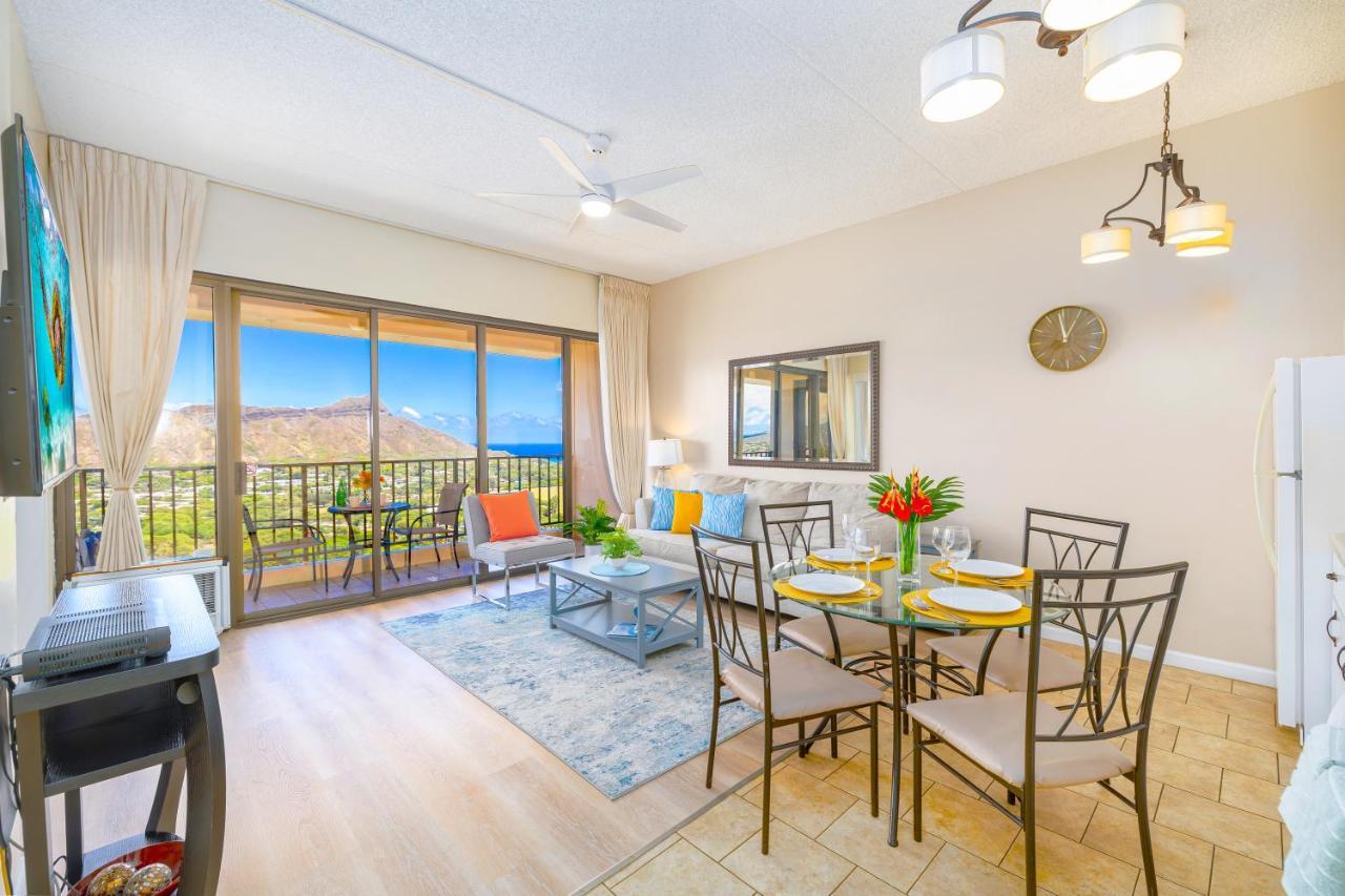 Ocean View Oasis With Free Parking, A Waikiki Gem! Honolulu