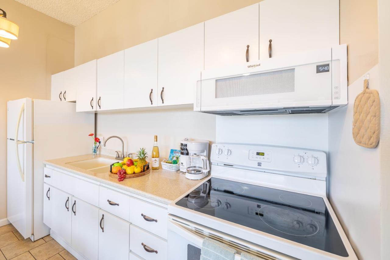 Ocean View Oasis With Free Parking, A Waikiki Gem! *