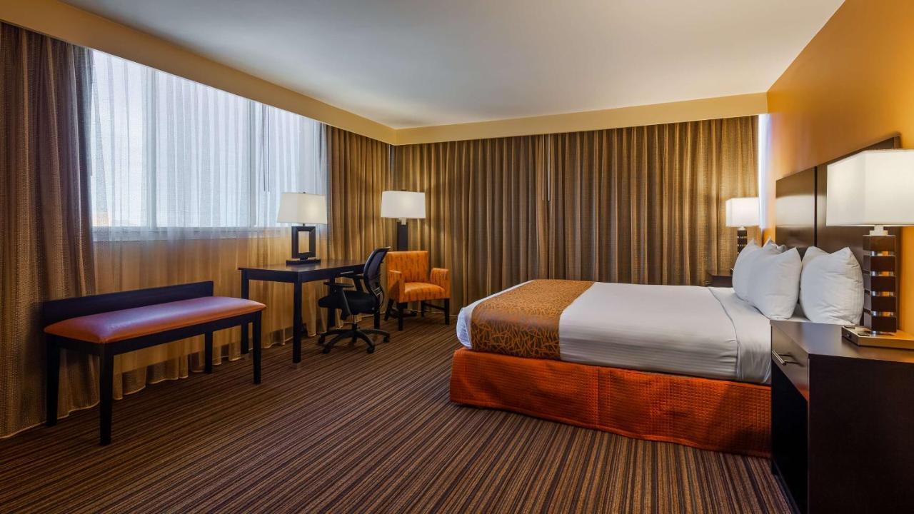 Hotel Western The Plaza Airport - Free Breakfast 3*