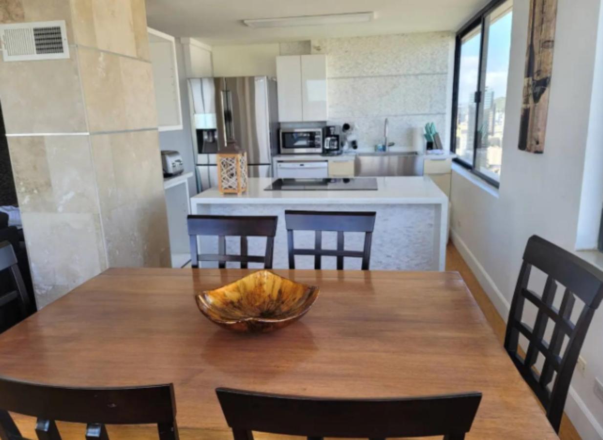 Apartment With Beautiful View In Hawaii Honolulu