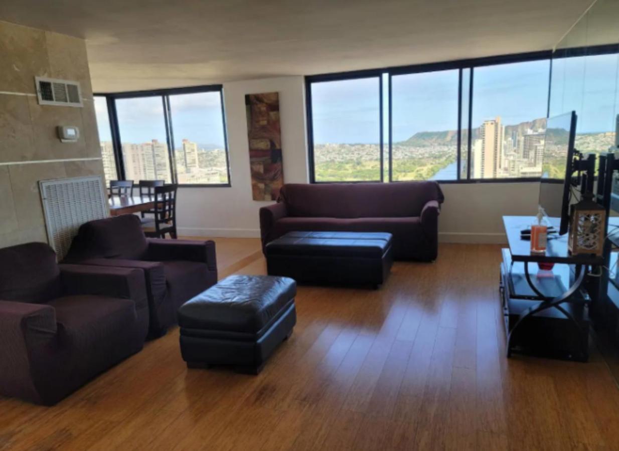 With Beautiful View In Hawaii Apartment *