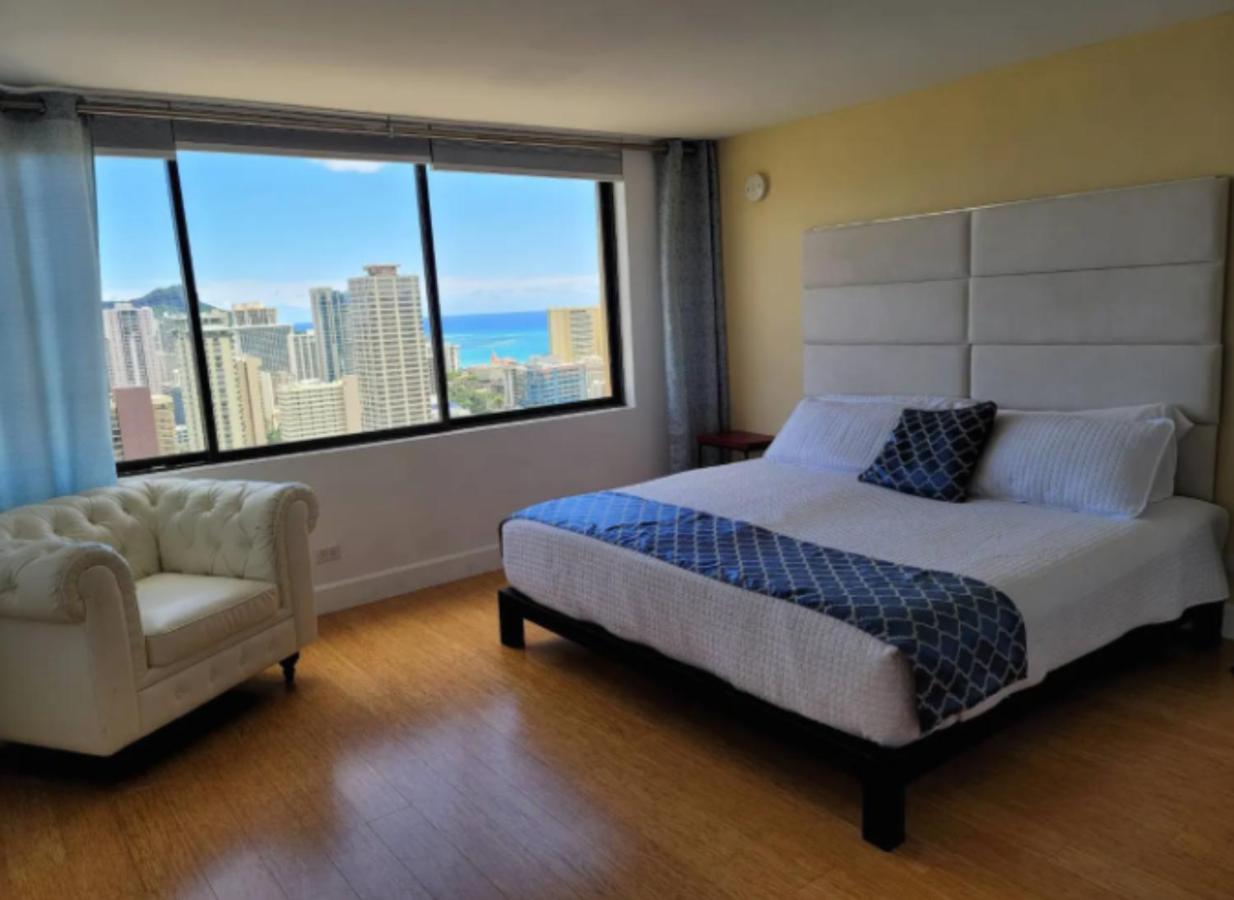 With Beautiful View In Hawaii Apartment *