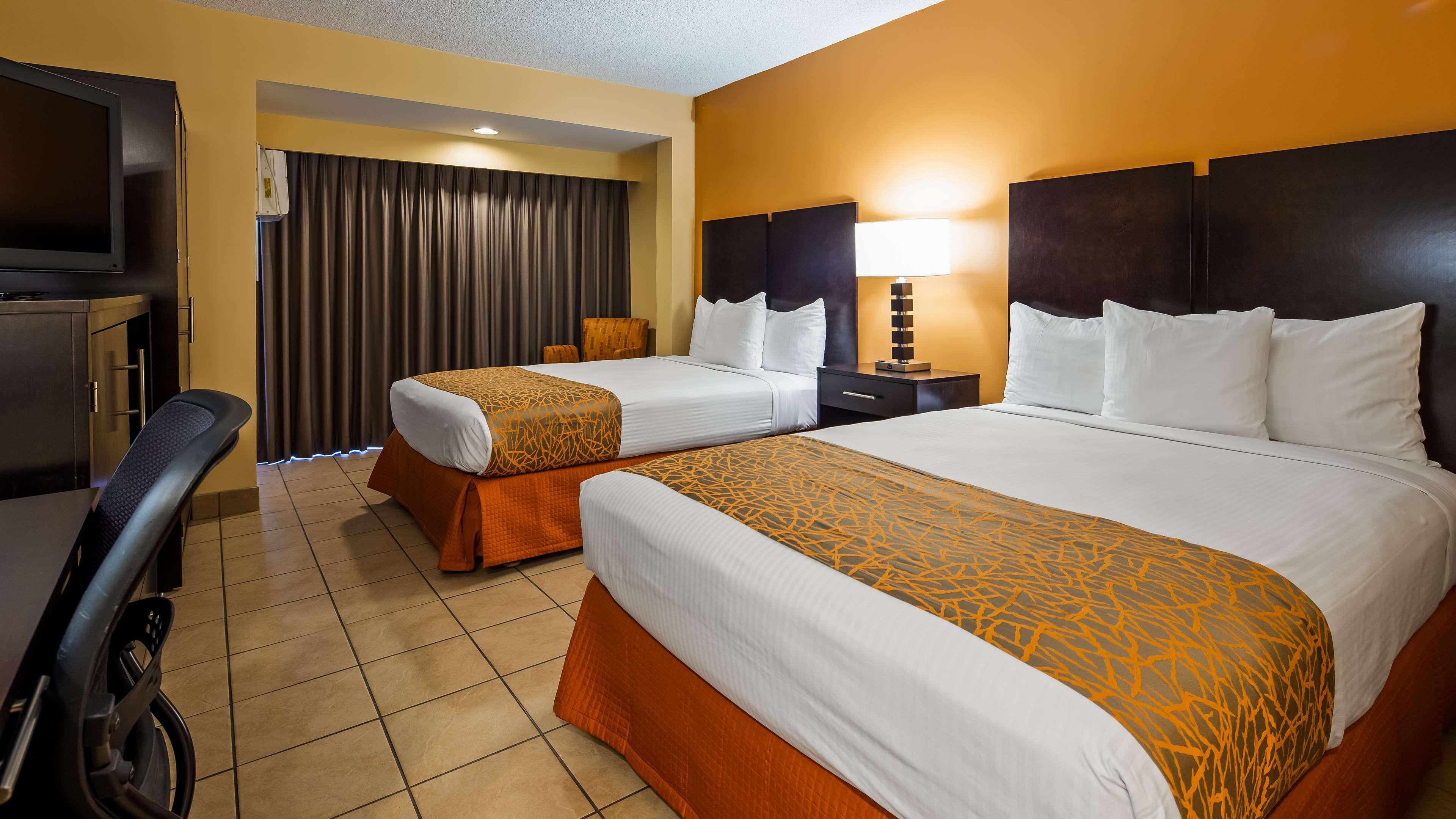 Hotel Western The Plaza Airport - Free Breakfast Honolulu
