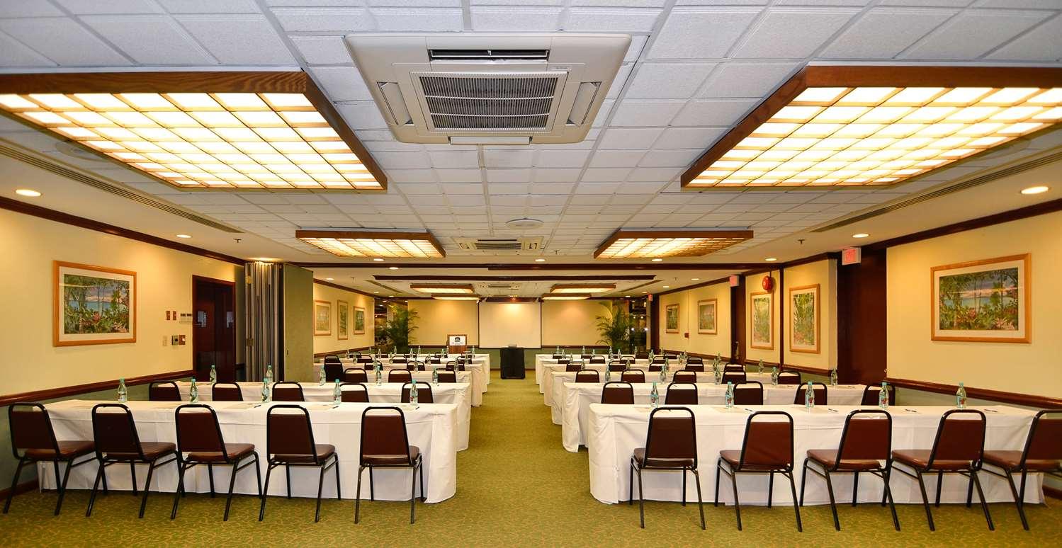 Western The Plaza Airport - Free Breakfast Hotel Honolulu