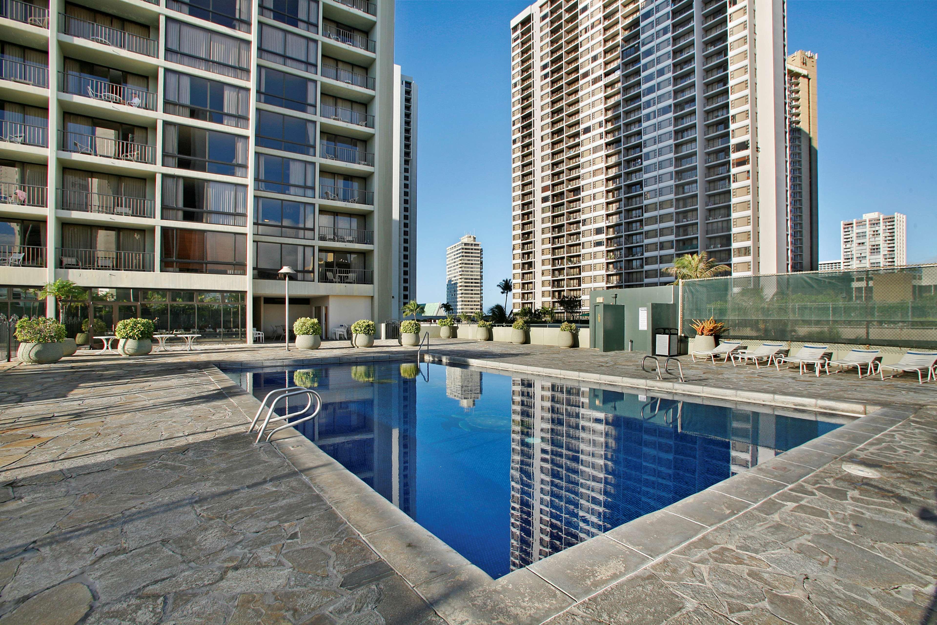 Aston Waikiki Sunset 4*