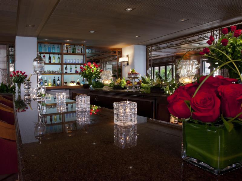 Resort Halekulani - No Fee Honolulu