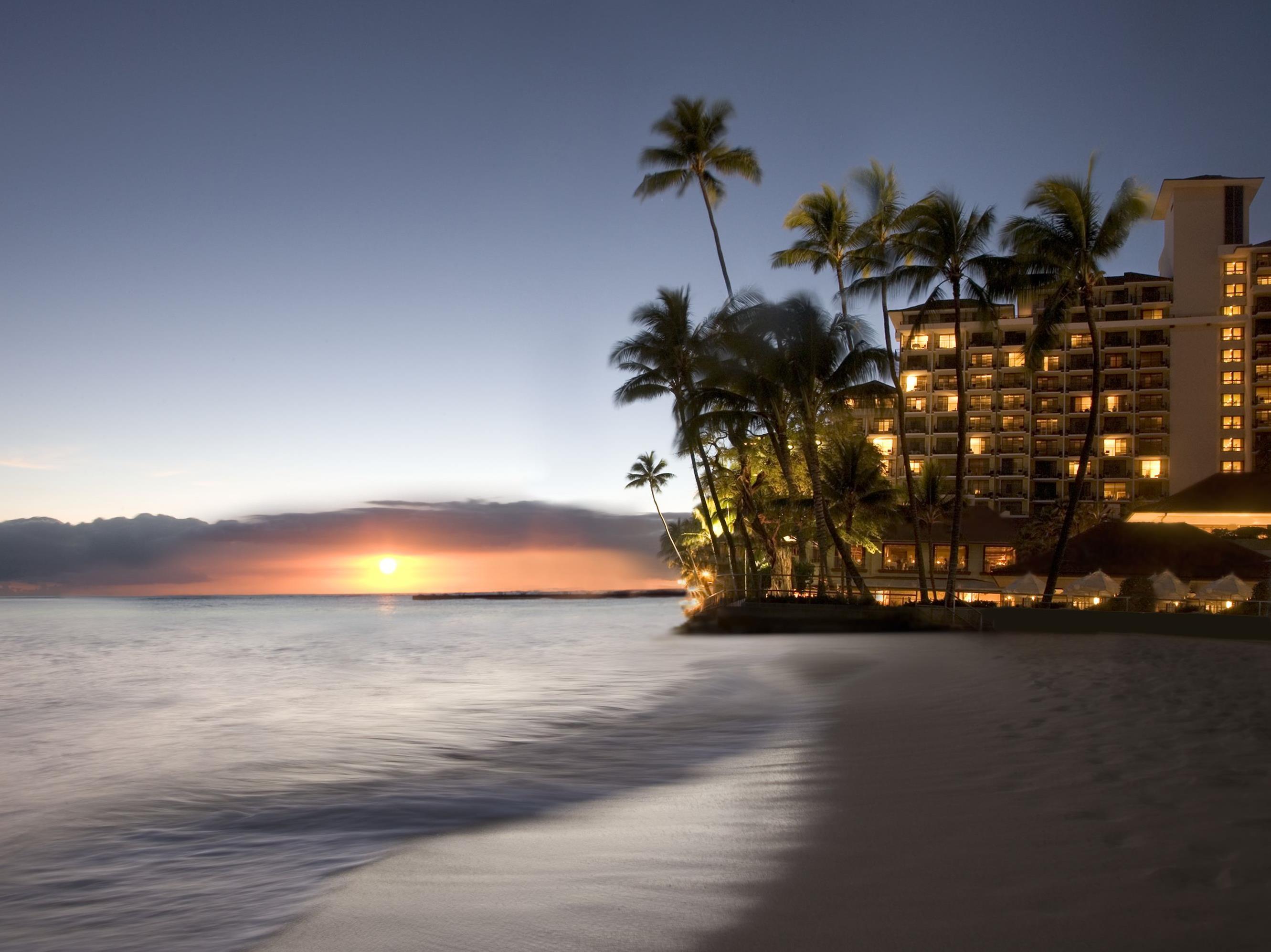 Resort Halekulani - No Fee Honolulu