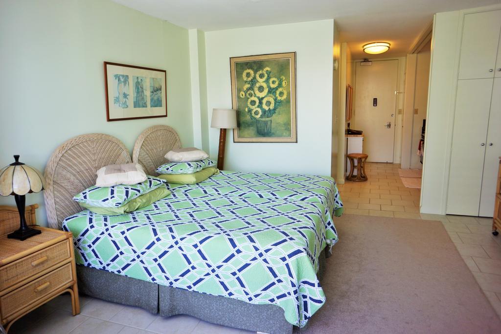 Waikiki At Ilikai Marina - Great By The - End Price! * Honolulu