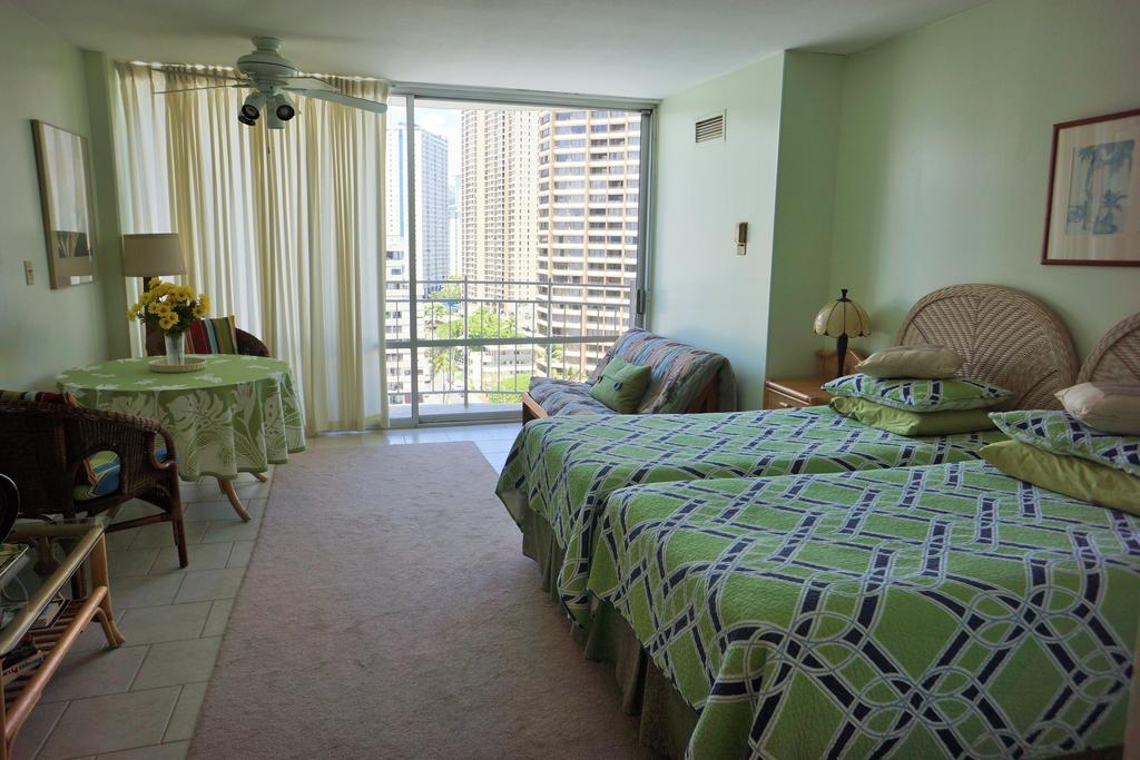 Waikiki At Ilikai Marina - Great By The - End Price! Apartment *