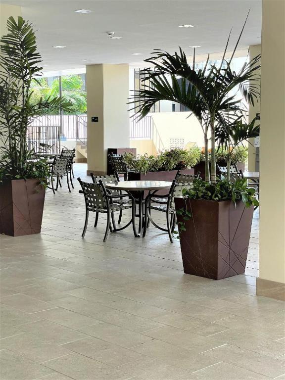 Aparthotel Royal Kuhio - Free Parking Included *