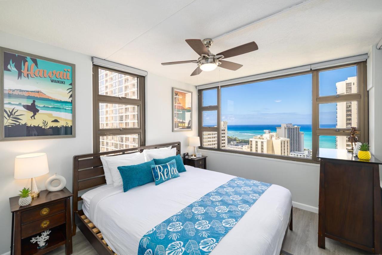 Waikiki Upscale 1 Bedroom - Ocean Views - Parking Honolulu