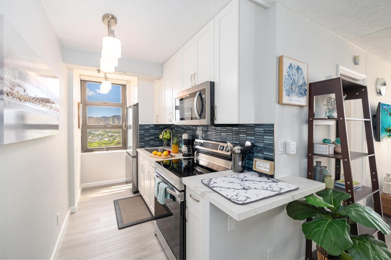 Apartment Waikiki Upscale 1 Bedroom - Ocean Views - Parking *