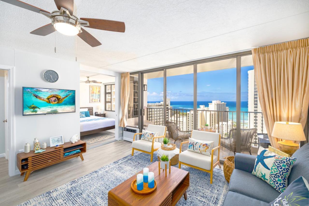 Waikiki Upscale 1 Bedroom - Ocean Views - Parking Apartment *