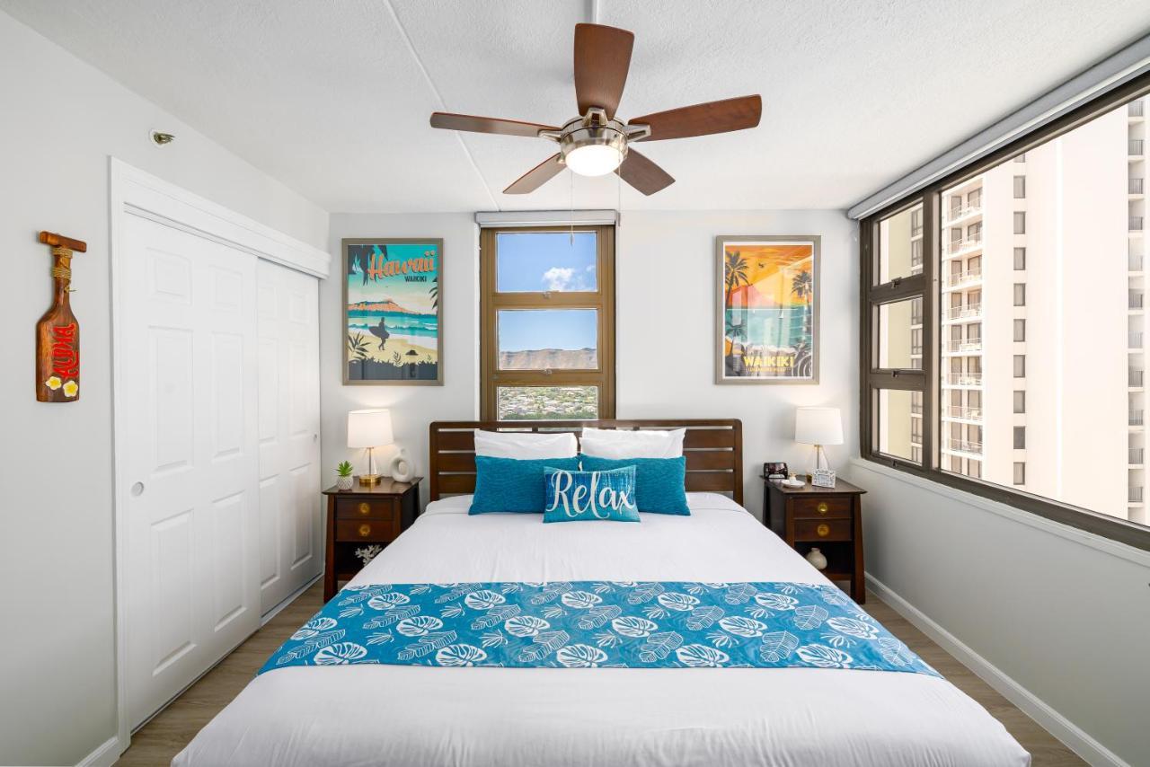 Waikiki Upscale 1 Bedroom - Ocean Views - Parking *