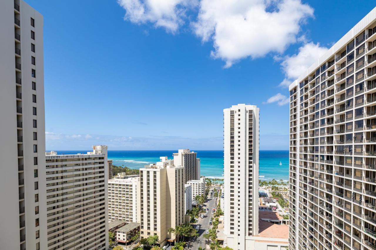 Waikiki Upscale 1 Bedroom - Ocean Views - Parking Apartment