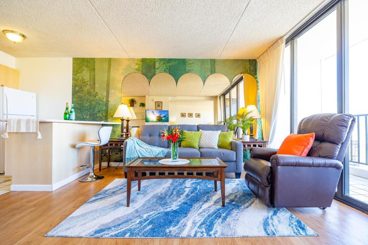 Fabulous Mountain View With Free Parking! Apartment