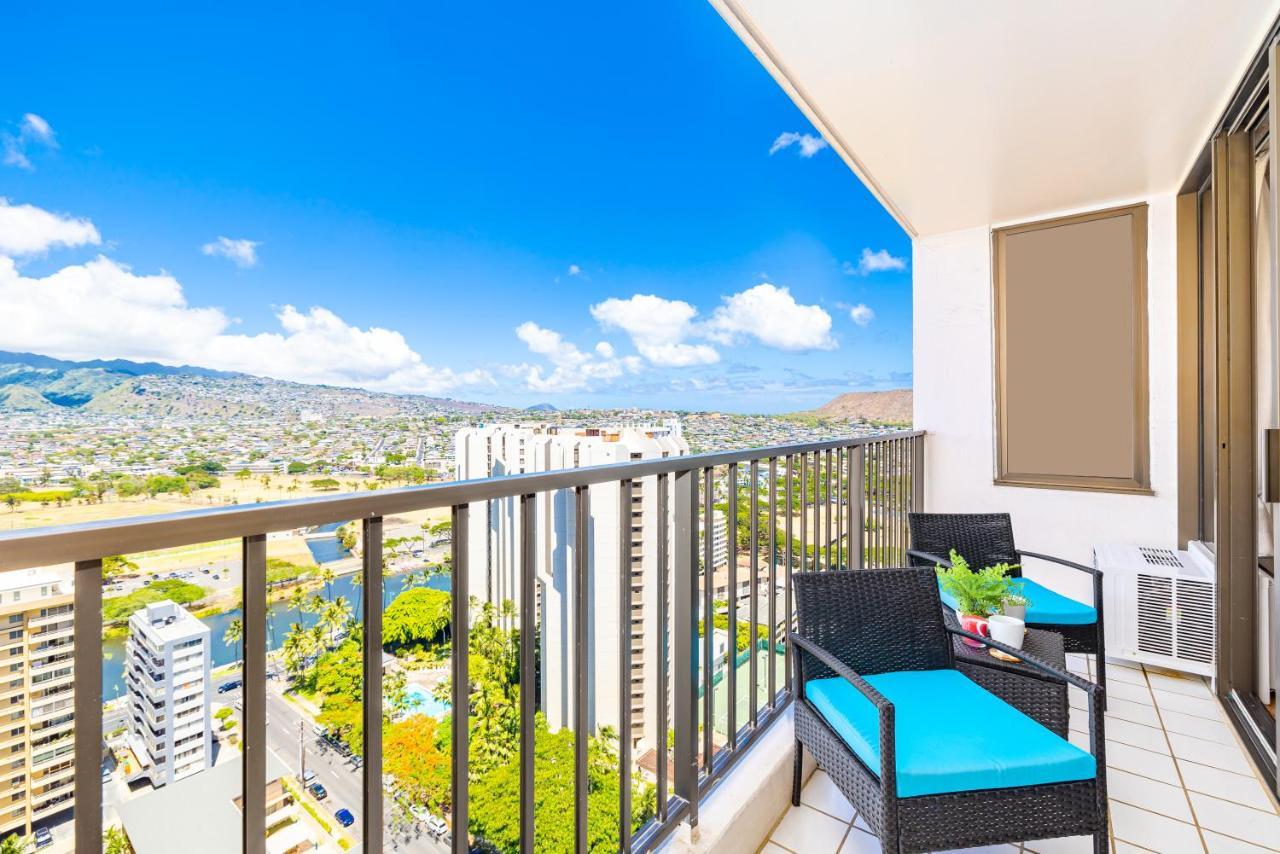Fabulous Mountain View With Free Parking! *