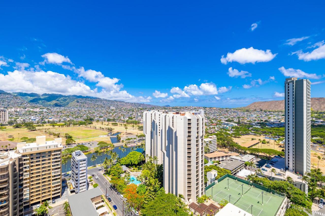 Fabulous Mountain View With Free Parking!