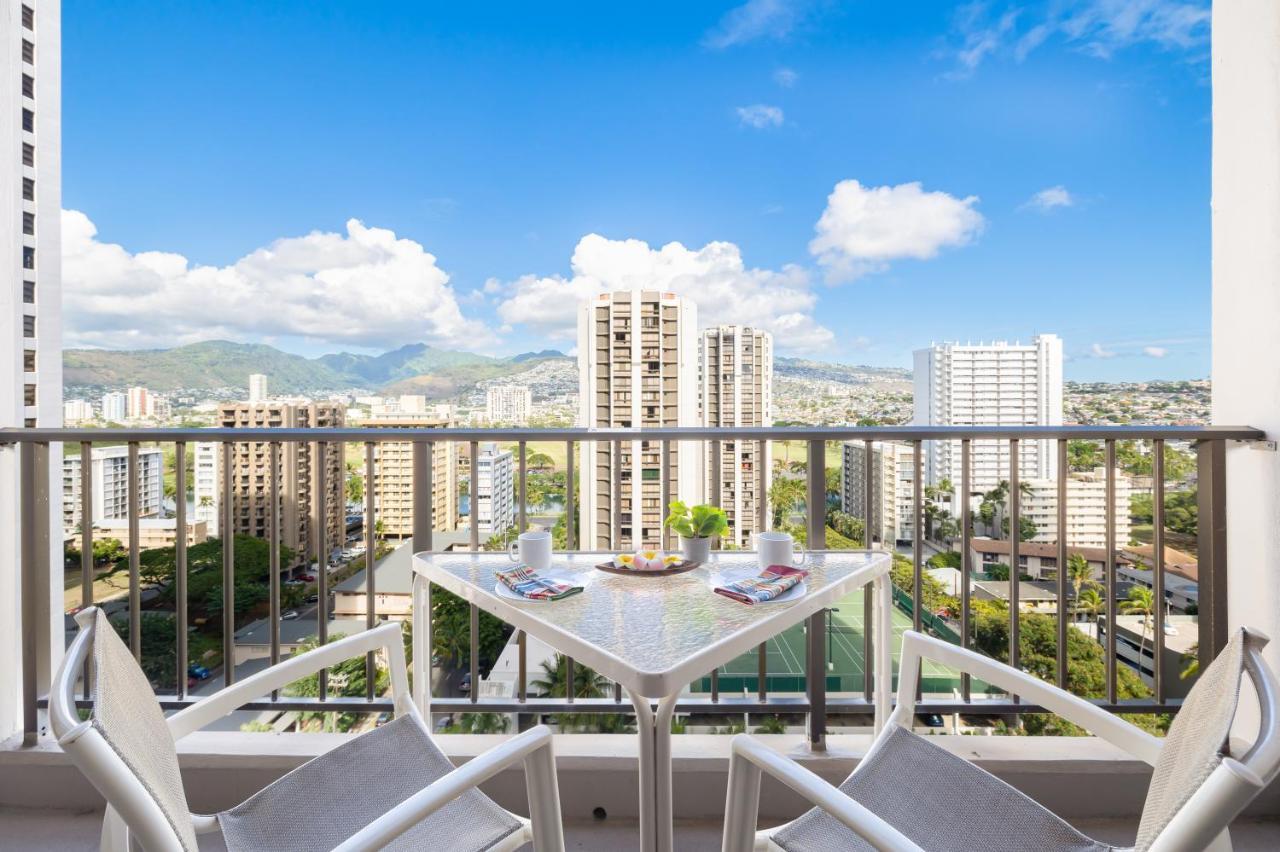 Beautiful Mountain View In Waikiki Sunset With Parking Apartment *