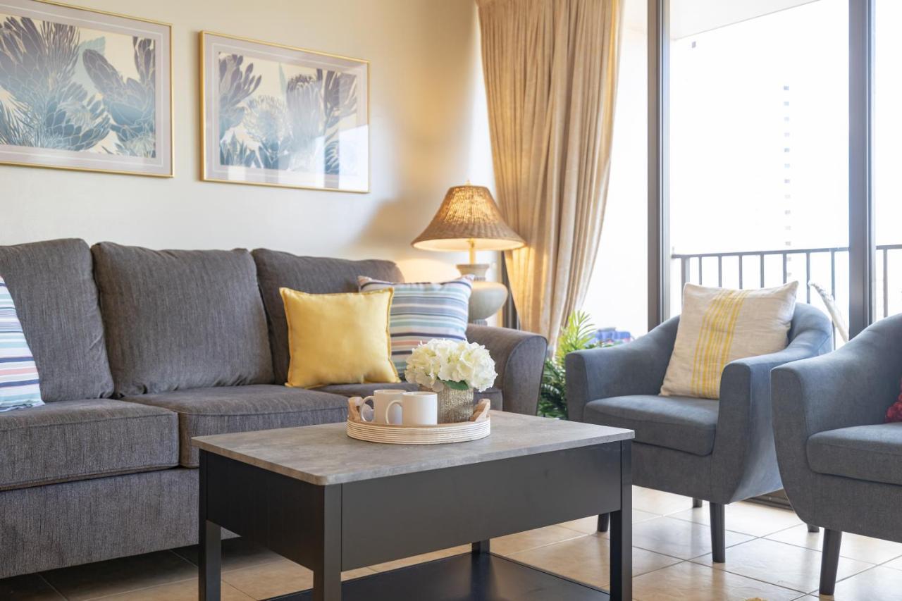 Apartment 1br With Great Ocean Views - 1 Block To With Free Parking! *