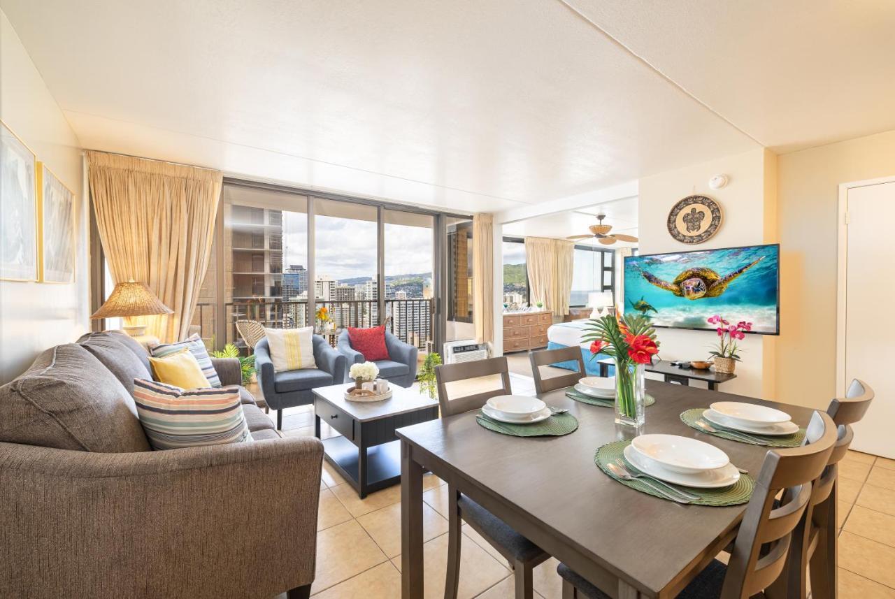 Apartment 1br With Great Ocean Views - 1 Block To With Free Parking!