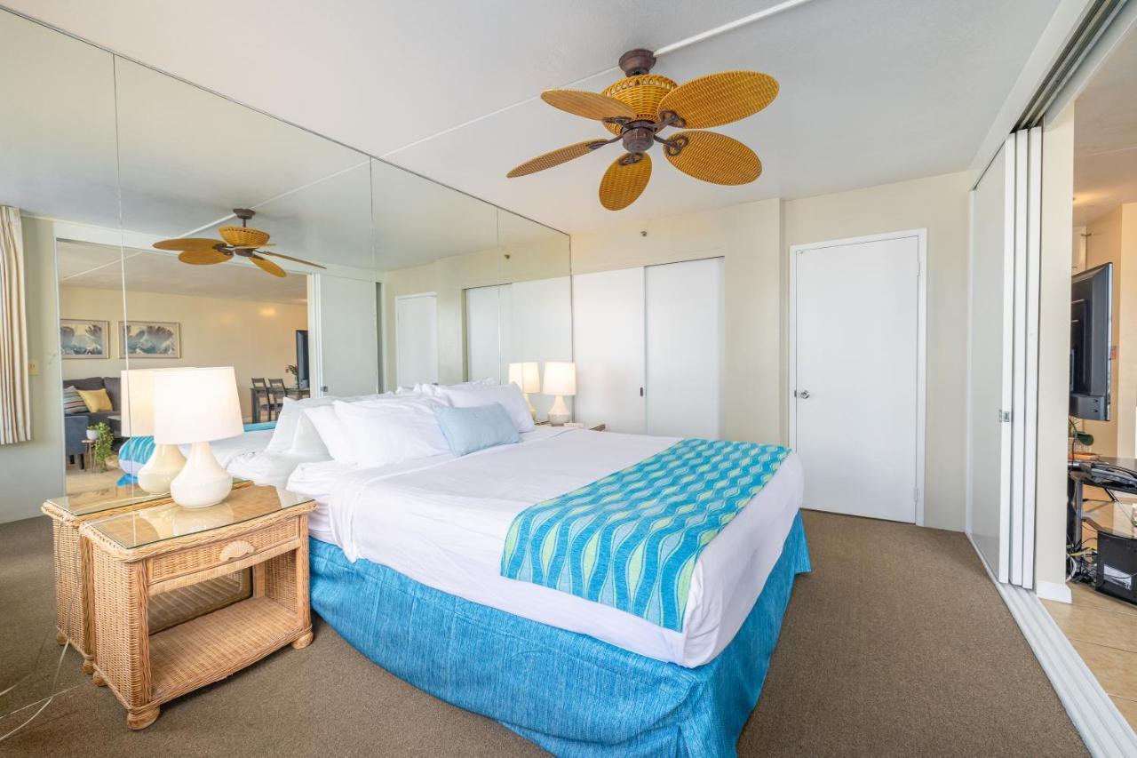 1br With Great Ocean Views - 1 Block To With Free Parking! Honolulu