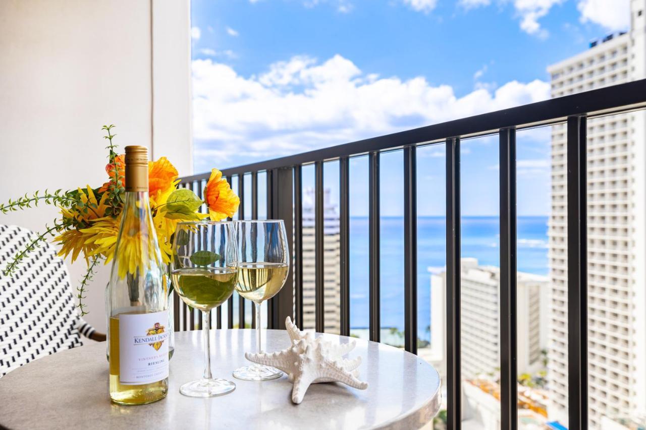 1br With Great Ocean Views - 1 Block To With Free Parking! *