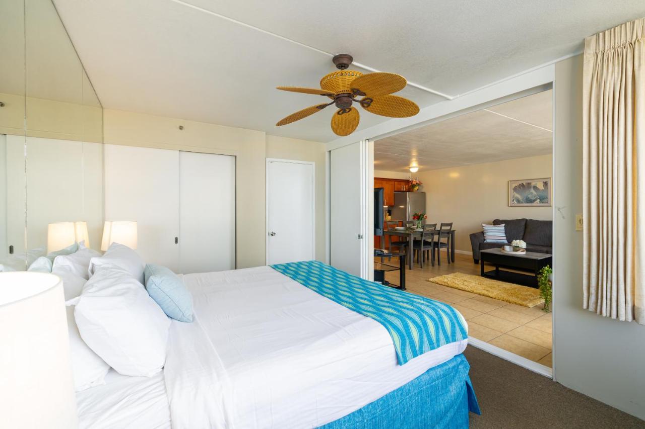 Apartment 1br With Great Ocean Views - 1 Block To With Free Parking!