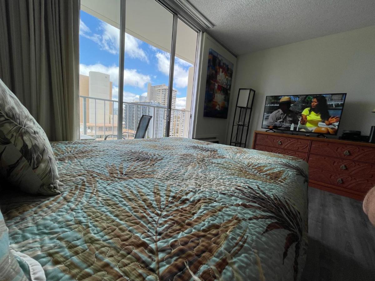 Tropical At Marine Surf Waikiki: Beachfront Oasis With Full Kitchen