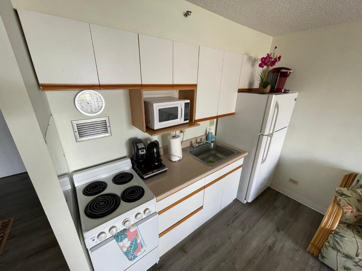 Tropical At Marine Surf Waikiki: Beachfront Oasis With Full Kitchen * Honolulu