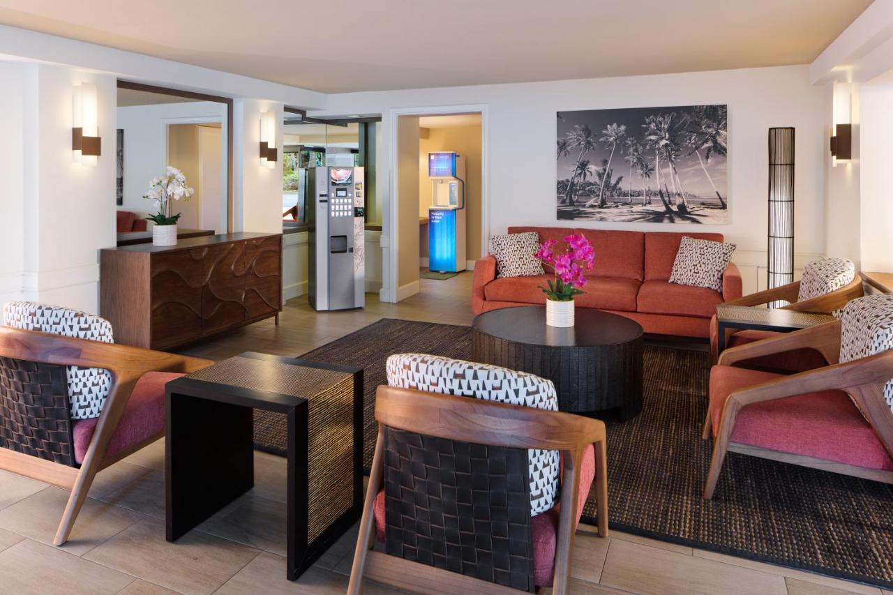 Aqua Palms Waikiki Aparthotel