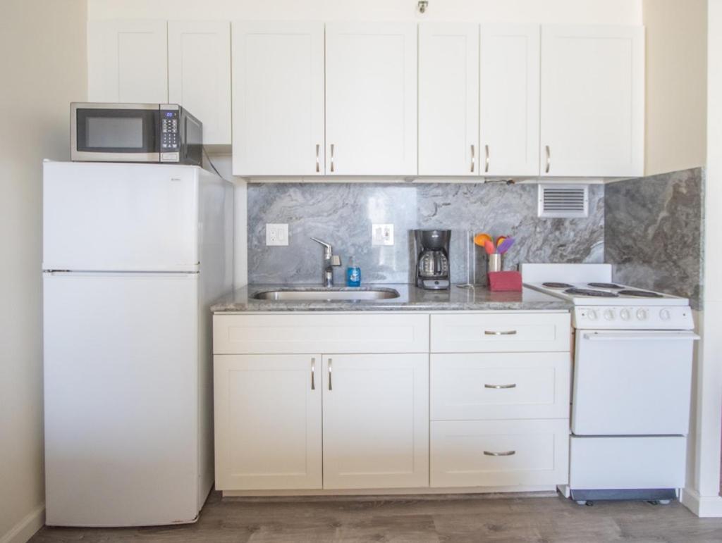Apartment Marine Surf Waikiki 2108 - Parking Included *