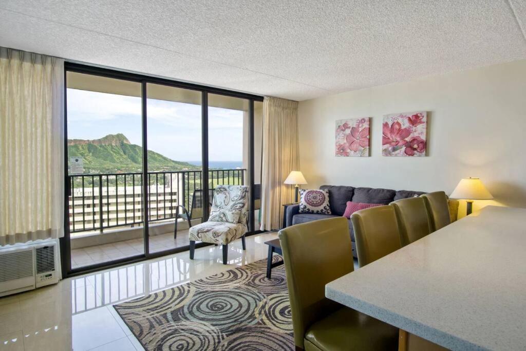 Le'ahi Diamond Head 1 Bedroom 1 Free Parking Apartment
