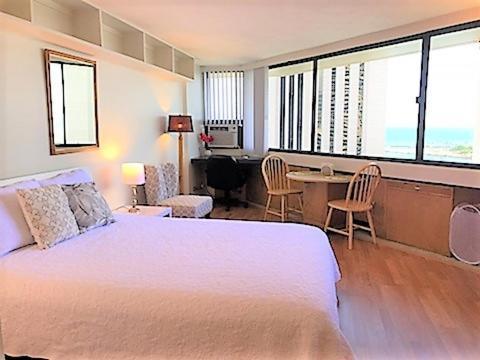 Waikiki Marina *