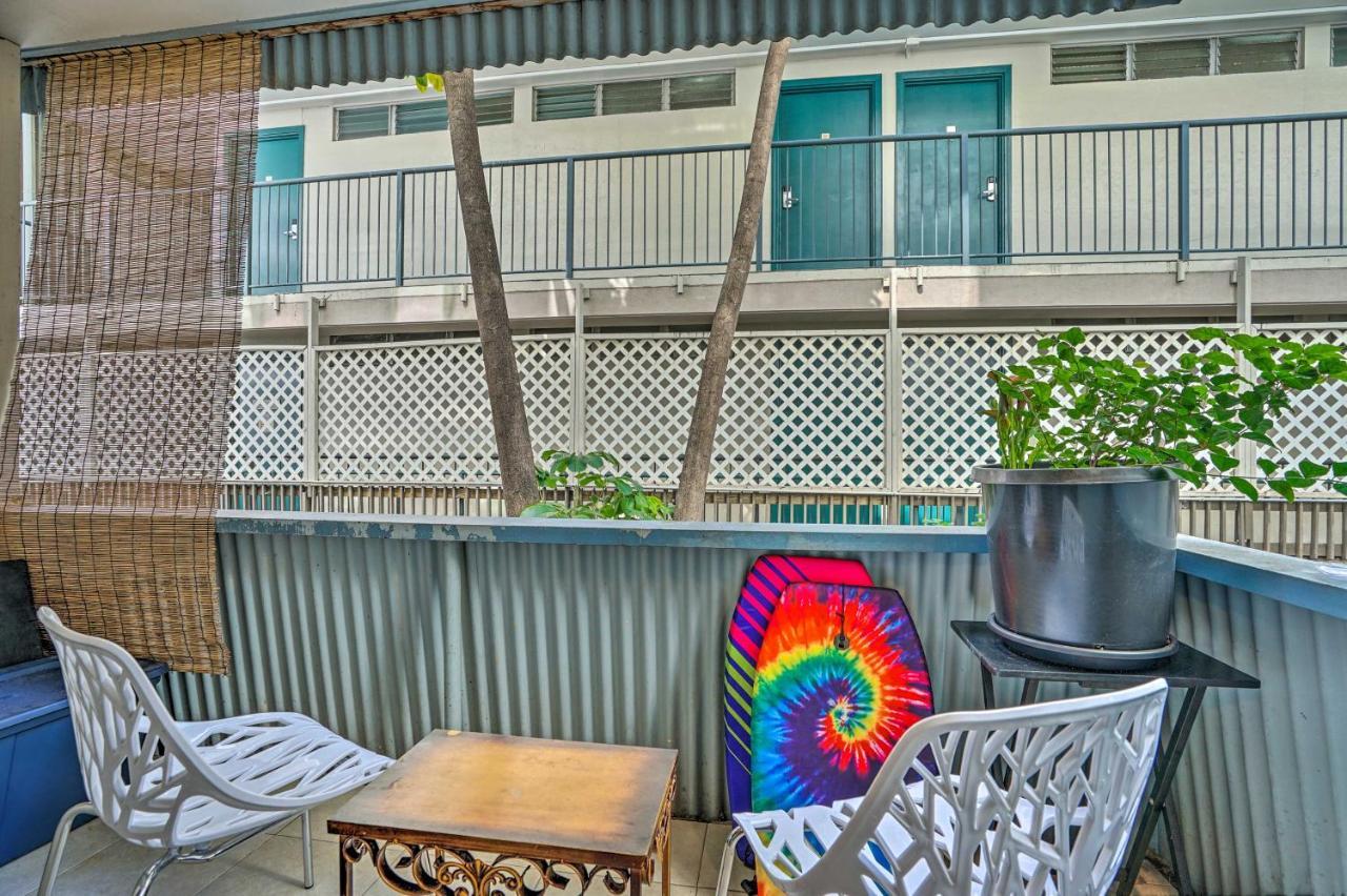 Sun-filled With Lanai Near Waikiki Beach! *