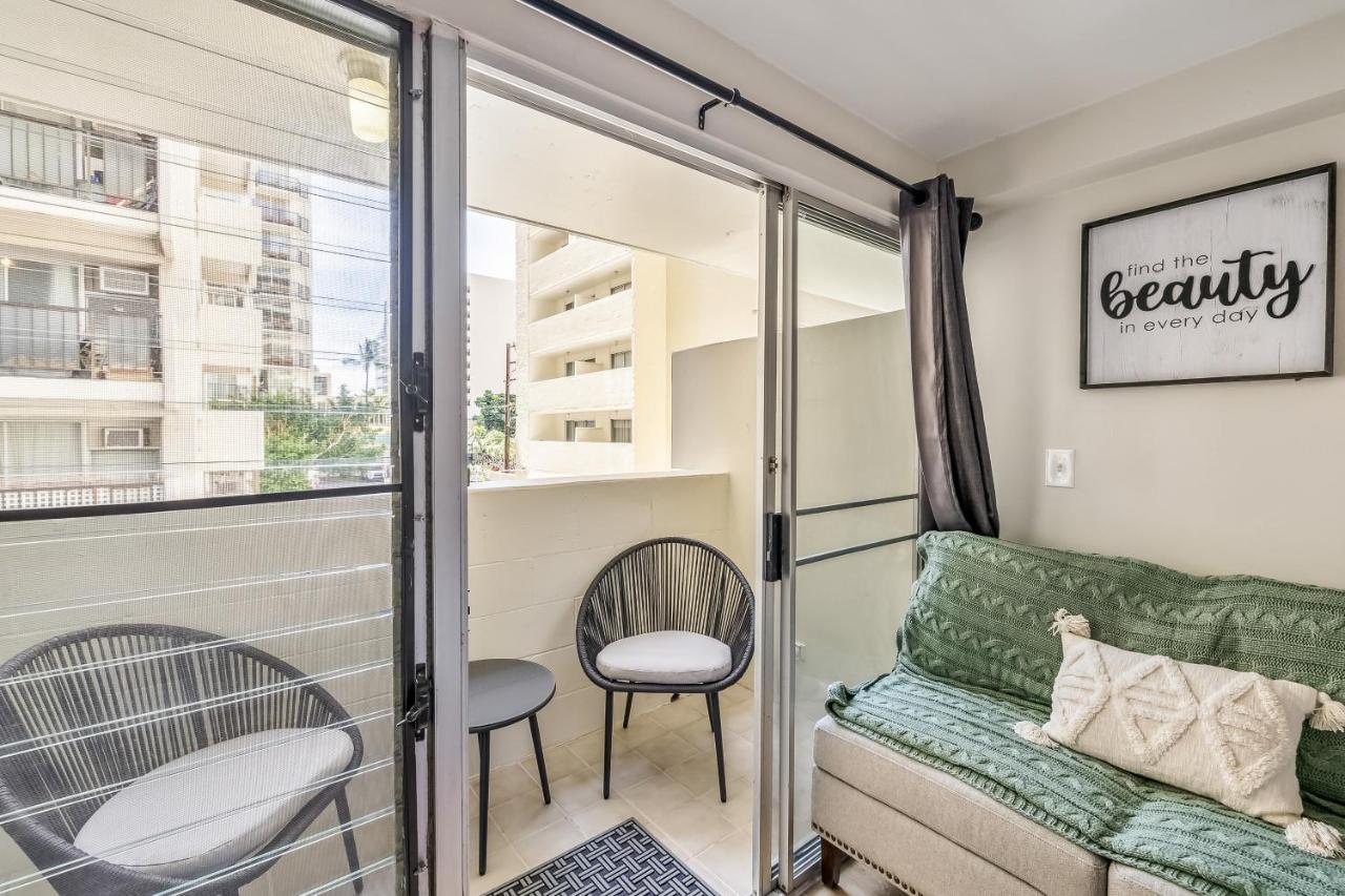 Bright & Cozy Unit With Balcony! * Honolulu
