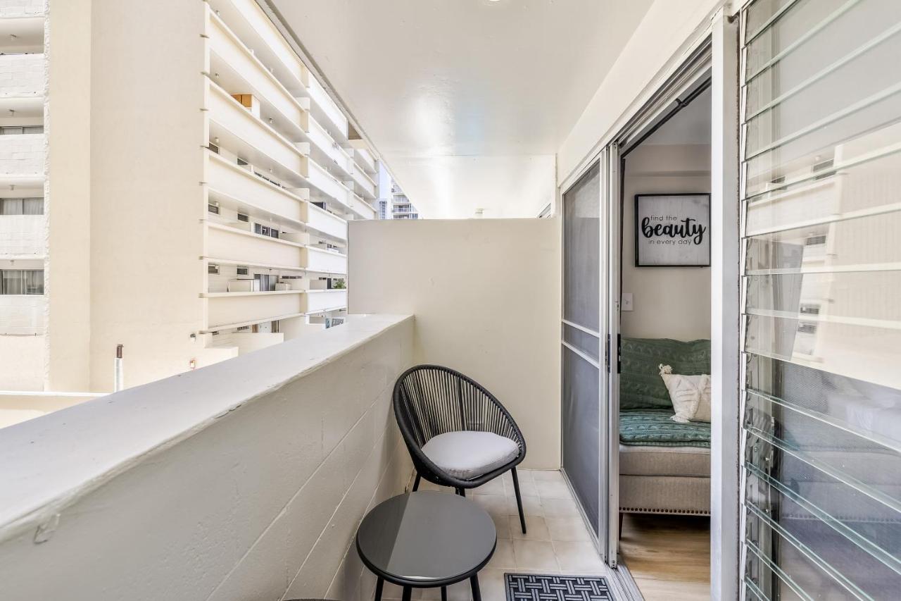 Bright & Cozy Unit With Balcony! Aparthotel *