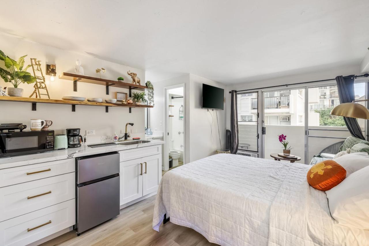Bright & Cozy Unit With Balcony! Aparthotel *