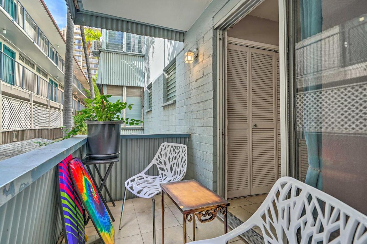 Apartment Sun-filled With Lanai Near Waikiki Beach!
